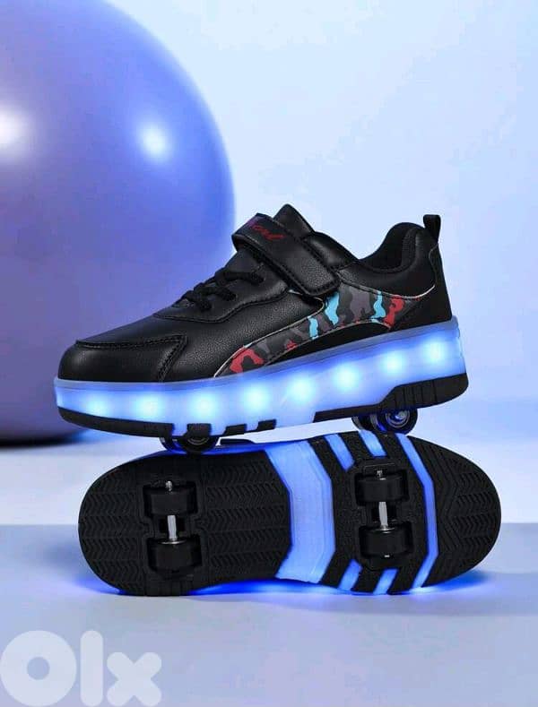 New Fashionable 4 Wheels Led Glowing Rechargeable Roller Skate Shoes 1