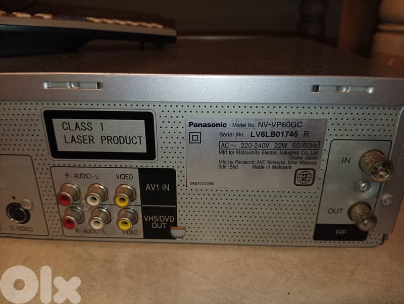 Panasonic NV-VP60 VHS/DVD Combo Player 2