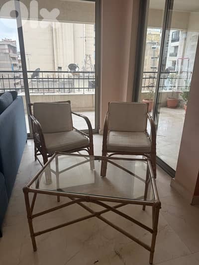 armchairs and table (rattan)