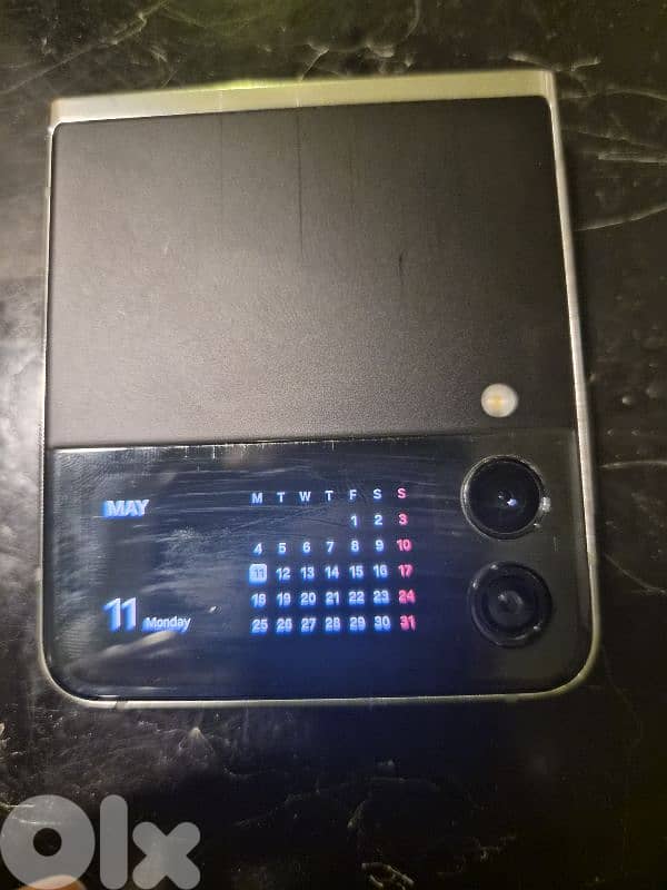 Samsung Galaxy Flip 3 2