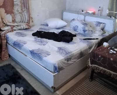 USED BEDROOM خشب سنديان