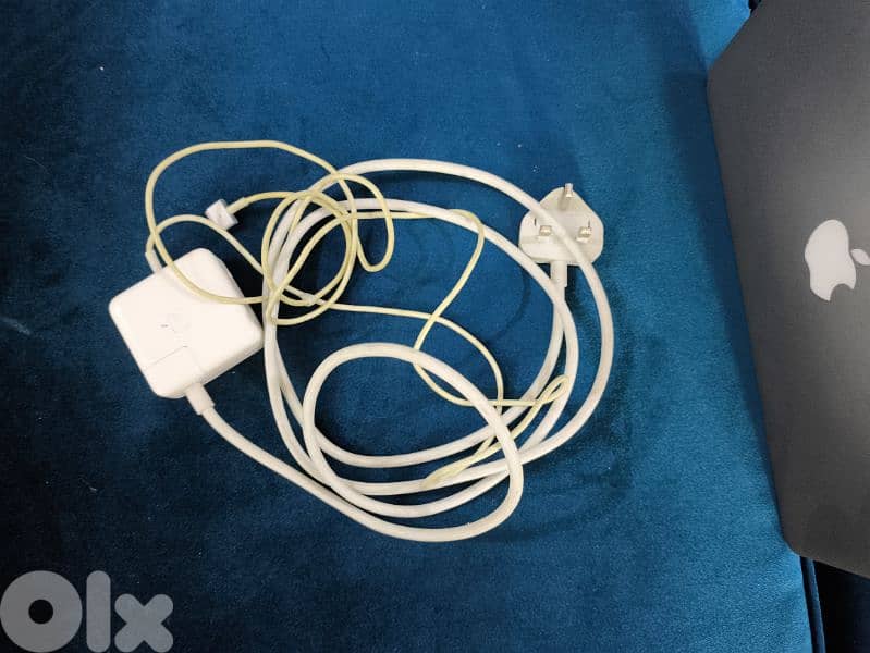 MacBook Air 11-inch (Early 2015) - Intel i5 -128GB SSD Clean Condition 10