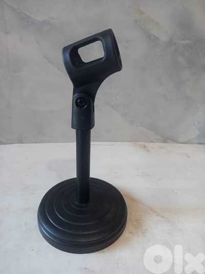 desktop microphone stand designed for podcasts . . .