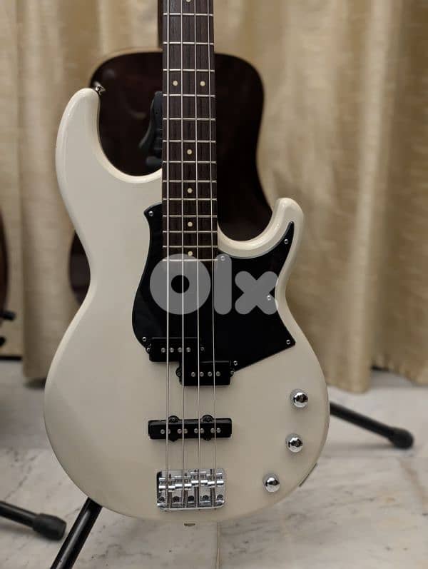 Yamaha bass 1