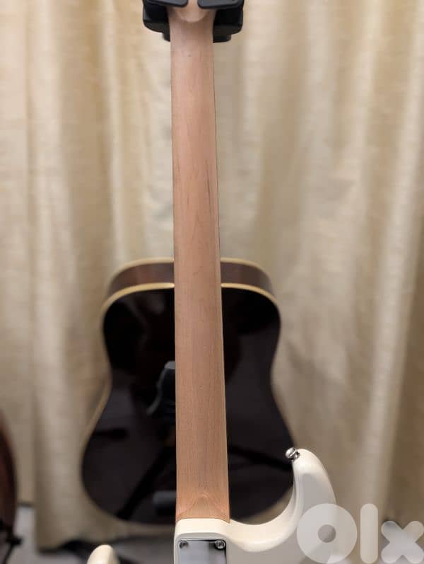 Yamaha bass 4
