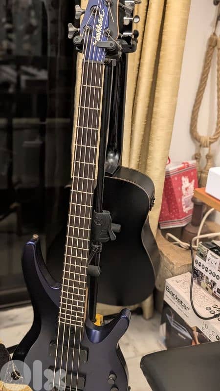 Washburn 5 strings active bass + padded bag 4