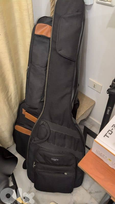 Washburn 5 strings active bass + padded bag 5