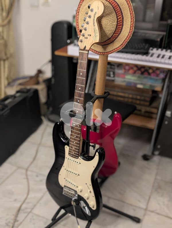 squier standard series electric guitar 1