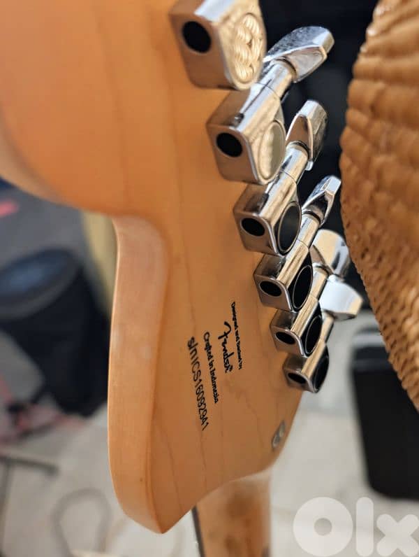 squier standard series electric guitar 3