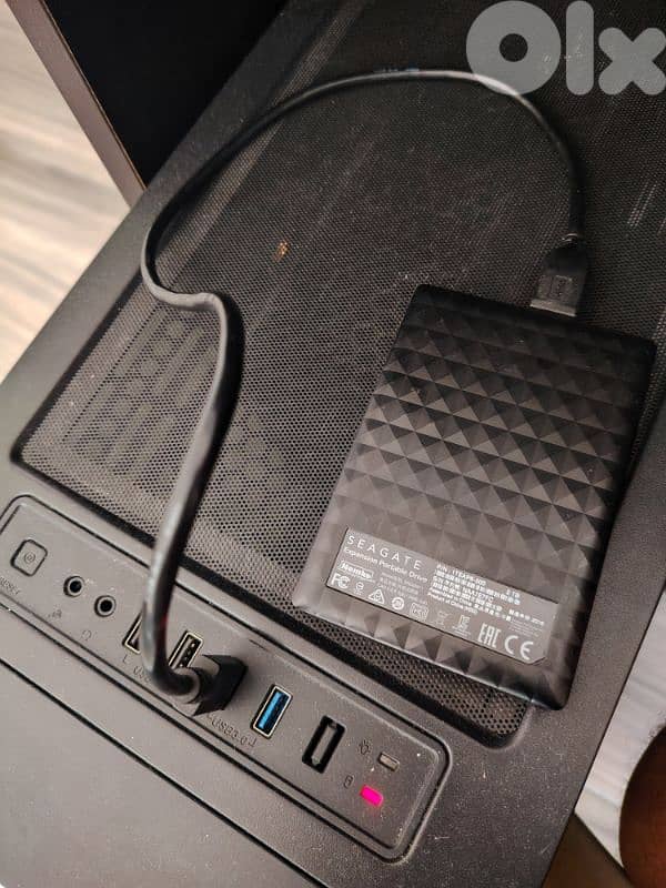2 hdd externals 2tb each one with 2025 2026 pc games 1