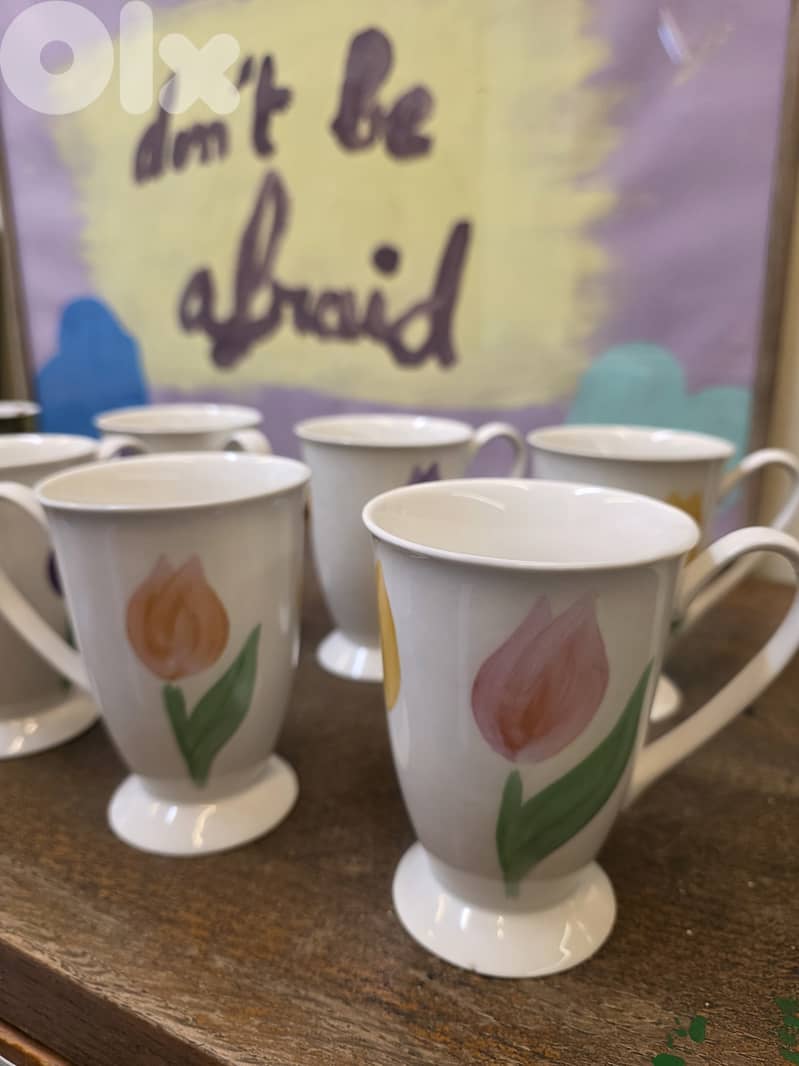 Mugs with tulips design 2