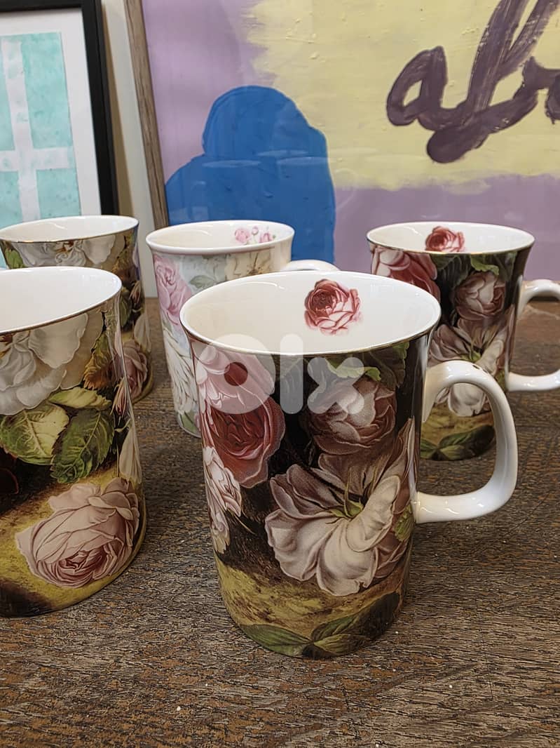 Mugs with floral design 2