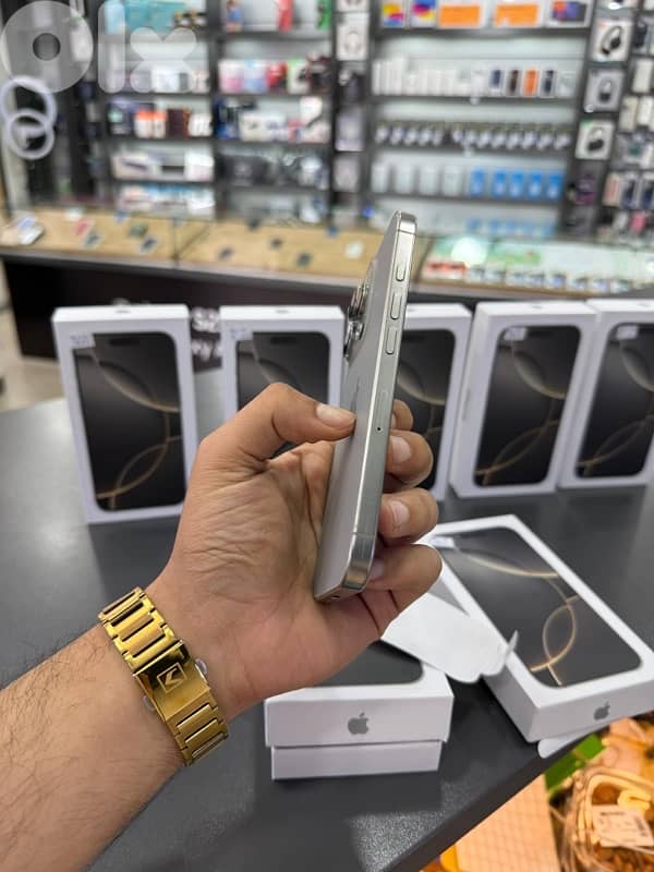 IPHONE 16 PRO 256GB OPEN BOX 3