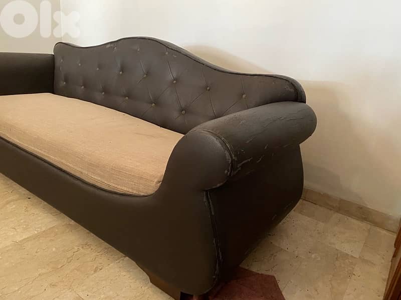 2 Sofas 6