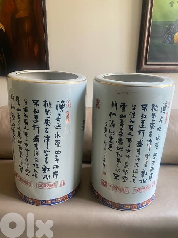 LARGE PAIR Of CHINESE PORCELAIN CYLINDRICAL VASE WITH HAND PAINTED 2