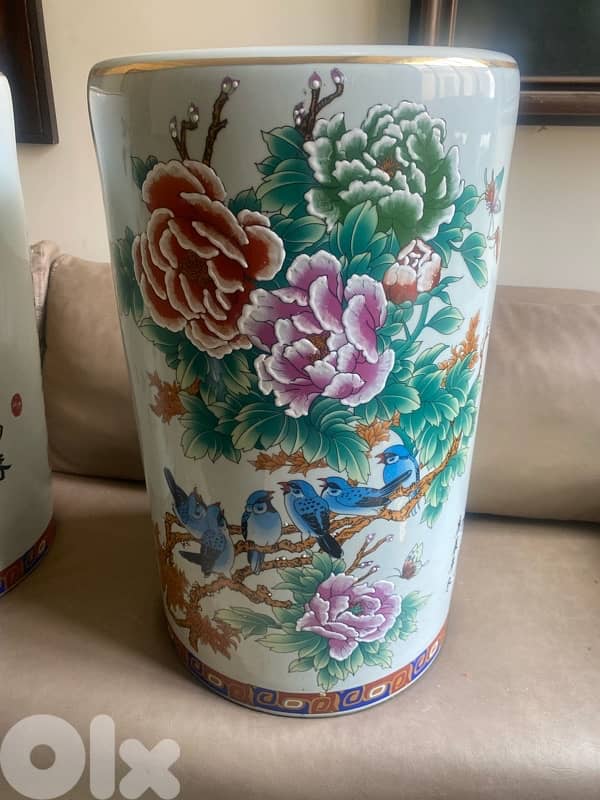 LARGE PAIR Of CHINESE PORCELAIN CYLINDRICAL VASE WITH HAND PAINTED 8