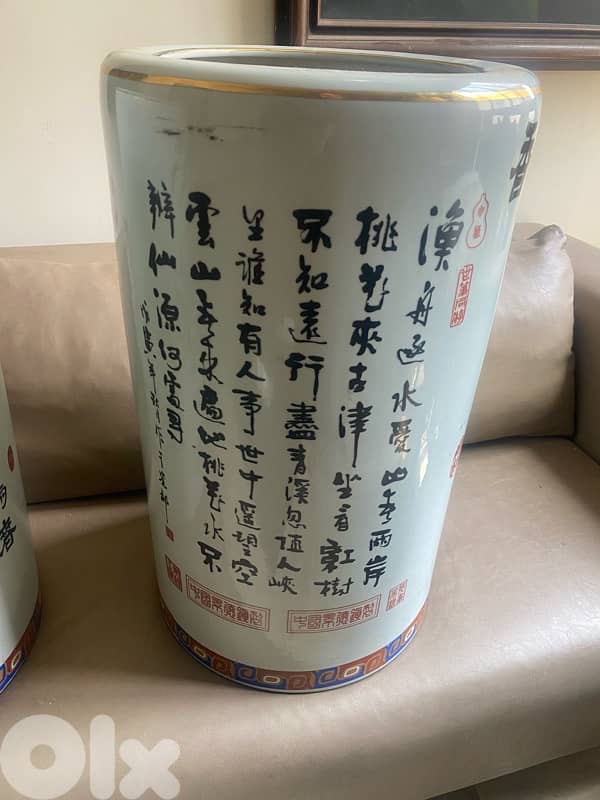 LARGE PAIR Of CHINESE PORCELAIN CYLINDRICAL VASE WITH HAND PAINTED 9
