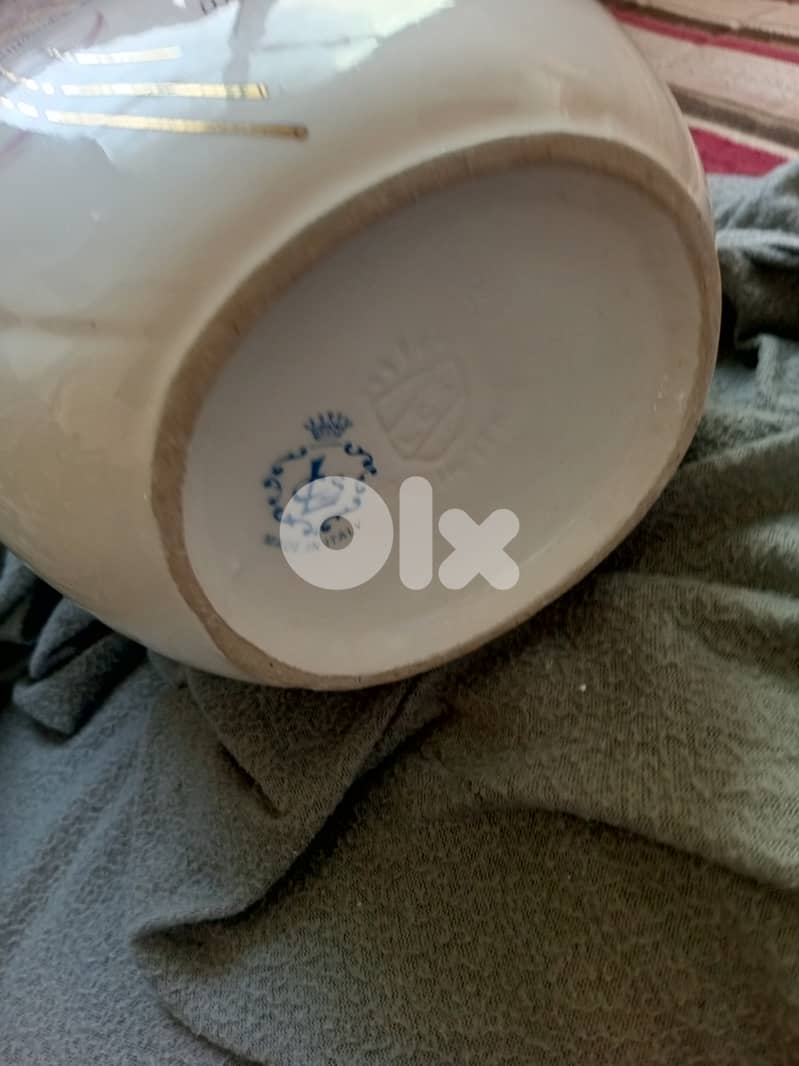 This is a vintage Rialex ceramic vase made in Italy 1