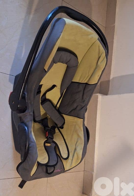 Car Seat jdide b 10 $ 1