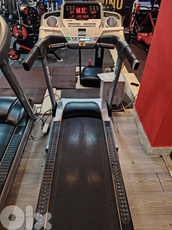 A treadmill in a very good condition 1