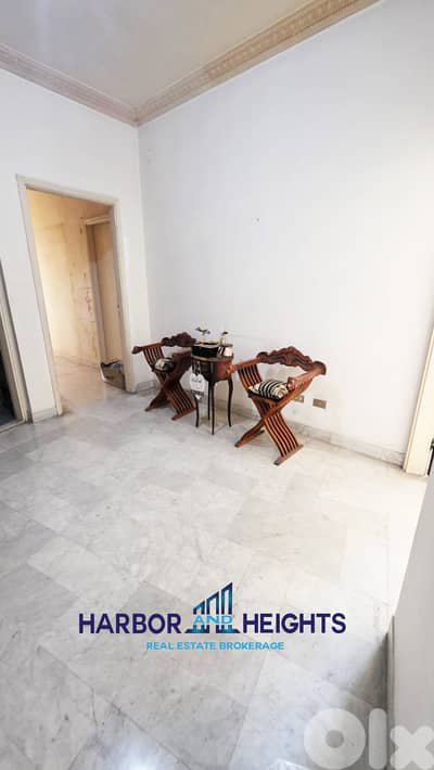 Apartment for Rent in Achrafieh - شقة للإيجار في الأشرفية