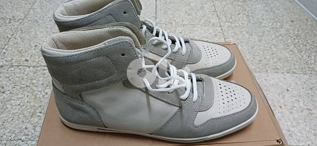 ALDO Size 42 + Delivery in beirut