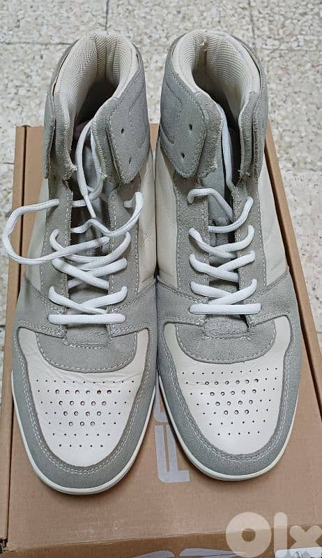 ALDO Size 42 + Delivery in beirut 2