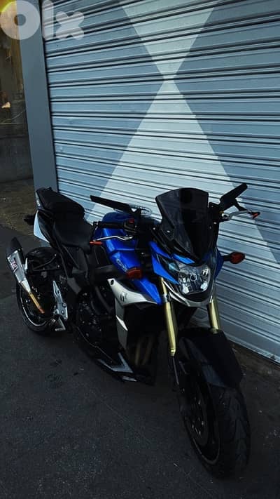 GSR750