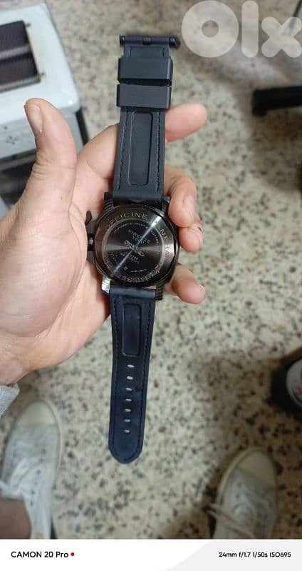 submersible Luna rossa  great condition 1