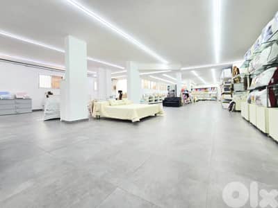 RAO26-5093 Showroom 1000m2 for rent in Hazmieh, $ 6,250 cash