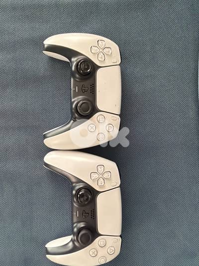 PlayStation 5 controllers