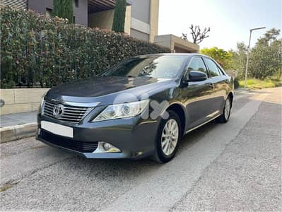 Toyota Camry (company source)(super clean)