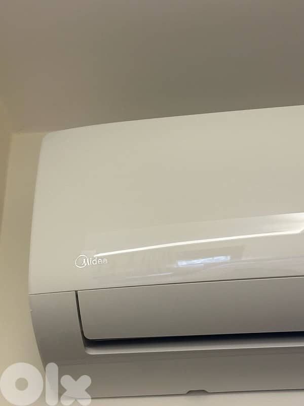 AC Midea 9000BTU - Like new - never used 1
