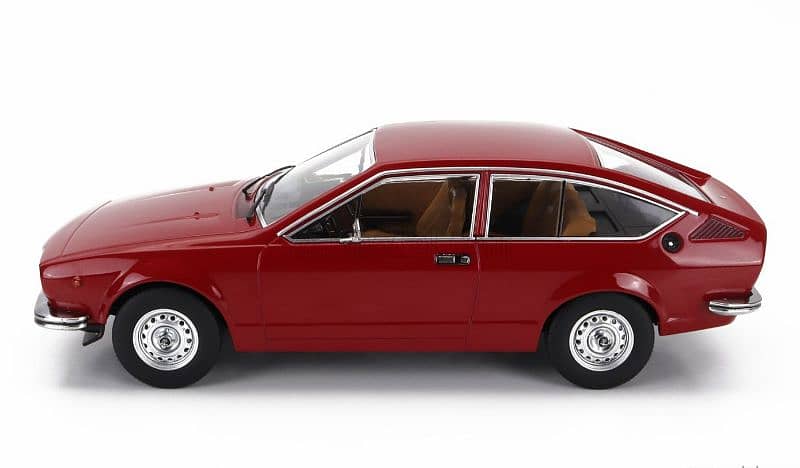 Alfa Romeo Alfetta GT 1600 diecast car model 1;18 1