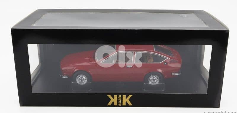 Alfa Romeo Alfetta GT 1600 diecast car model 1;18 5
