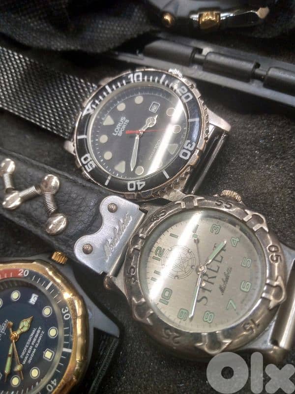 4 rare vintage diver watches in excellent condition for 150$ 4