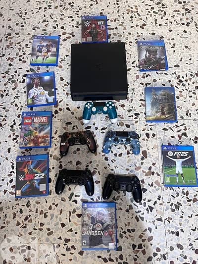 ps4 with 4 controller copy and 10 cd