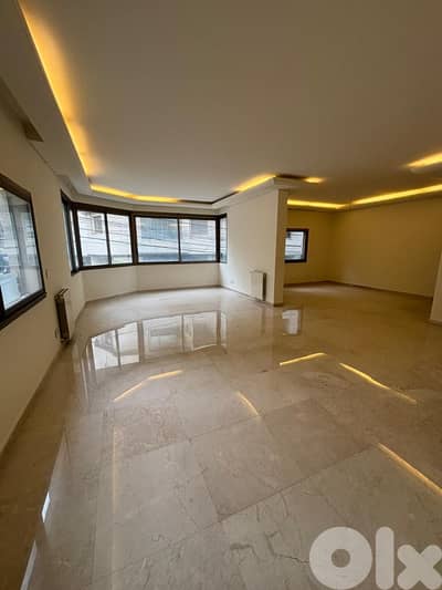 Apartment For Sale in Ashrafieh - شقة للإيجار في الأشرفية