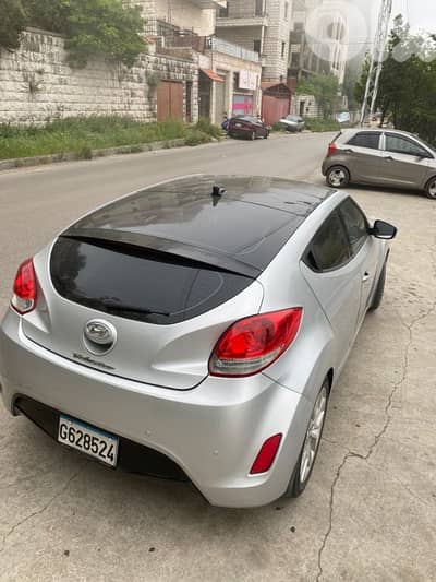 Hyundai Veloster 2012