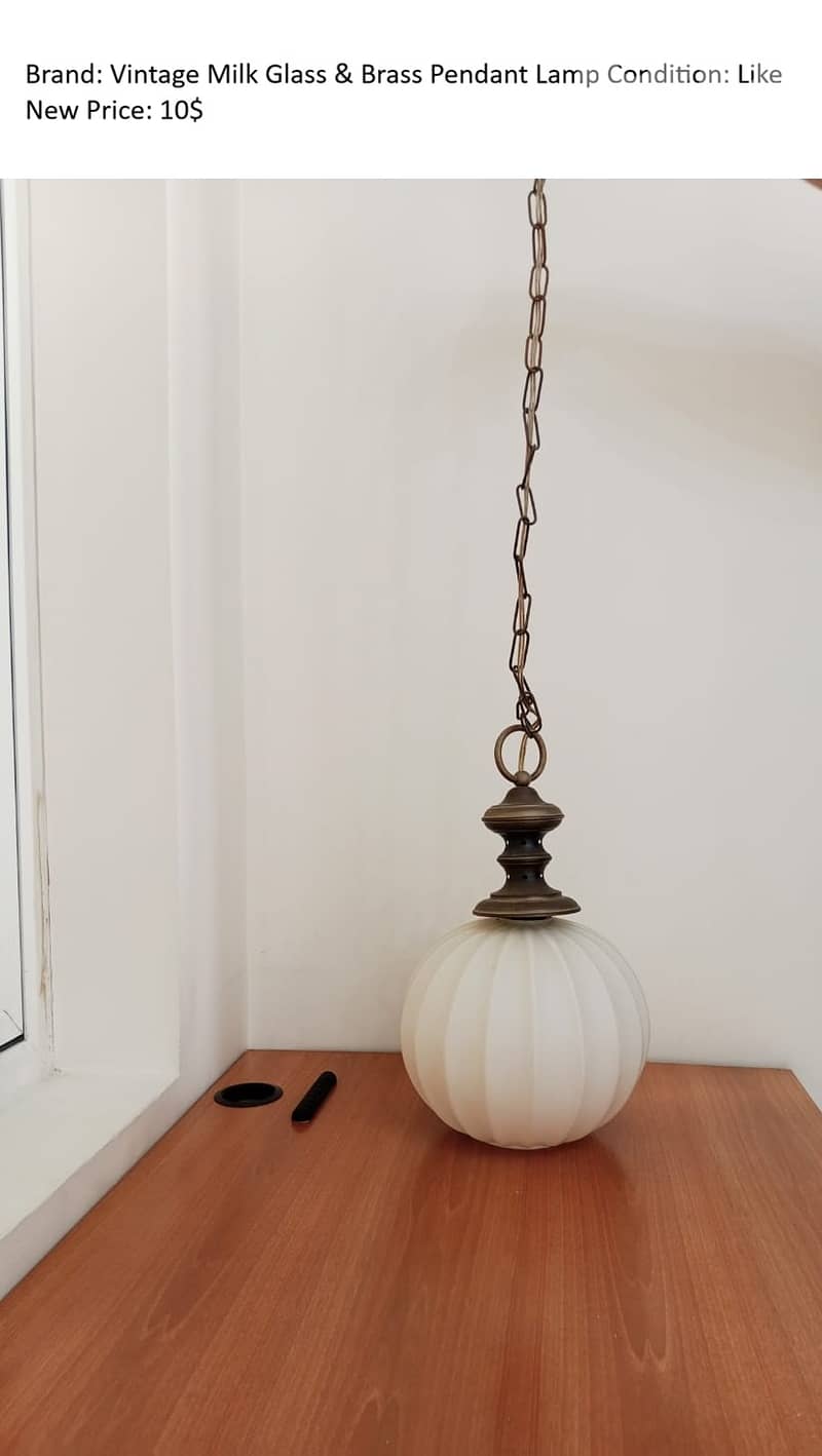 Biblios, tables & Chandeliers 10