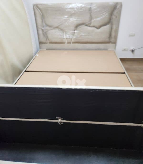 king-size bed frame 4