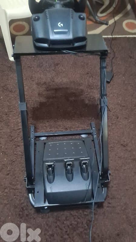 Logitech G923 racing wheel+ stand 8
