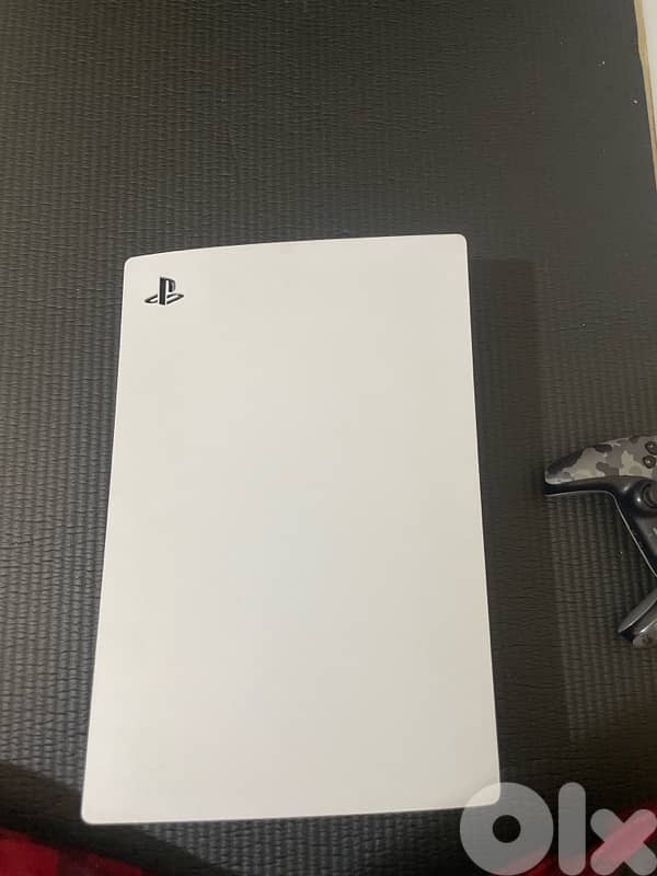 ps5  used like new (used for 6 months only) 2