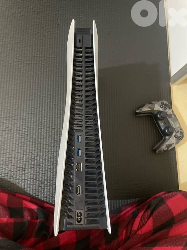 ps5  used like new (used for 6 months only) 3