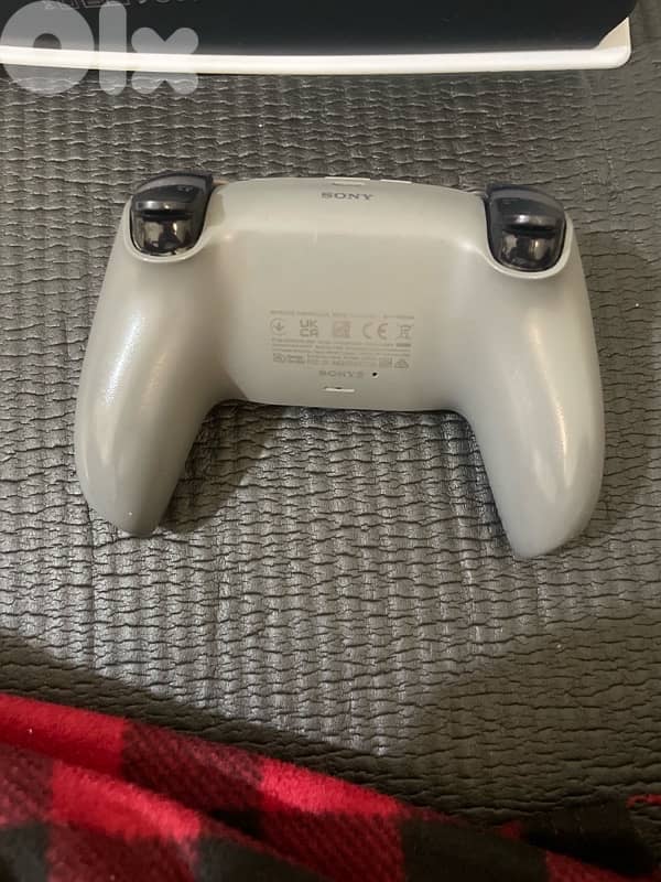 ps5  used like new (used for 6 months only) 5