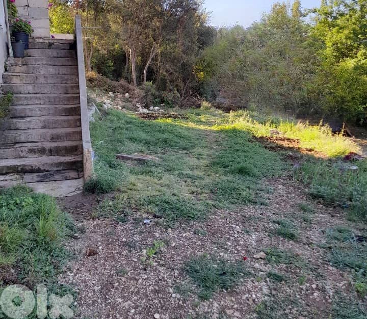 Building for Sale in Zaaytreh, Keserwan 1