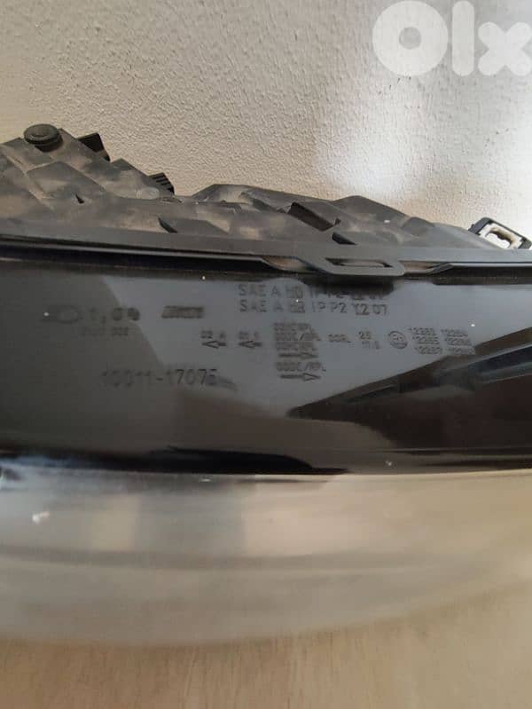 Audi Q5 right side (passenger side headlight) 1