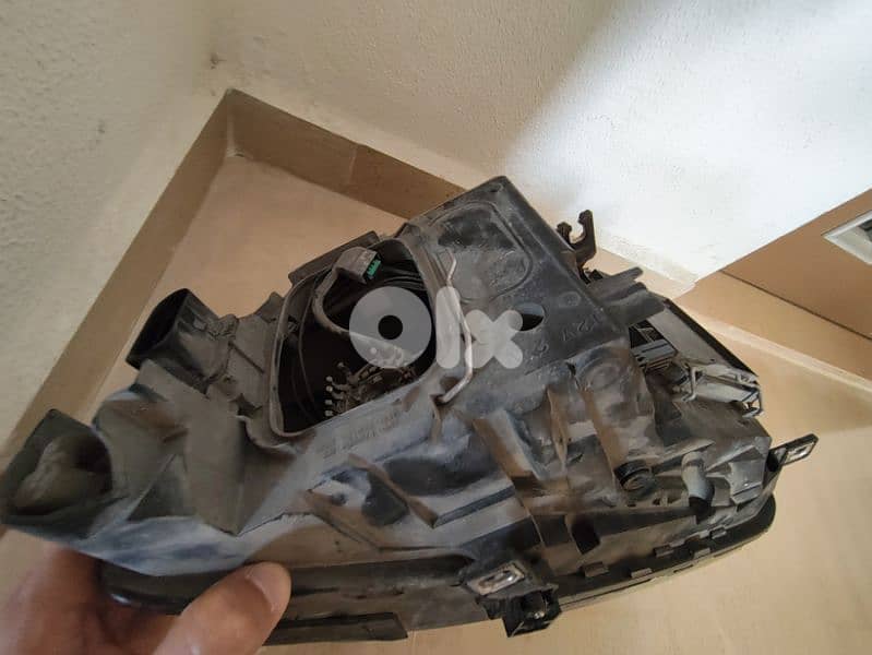 Audi Q5 right side (passenger side headlight) 2