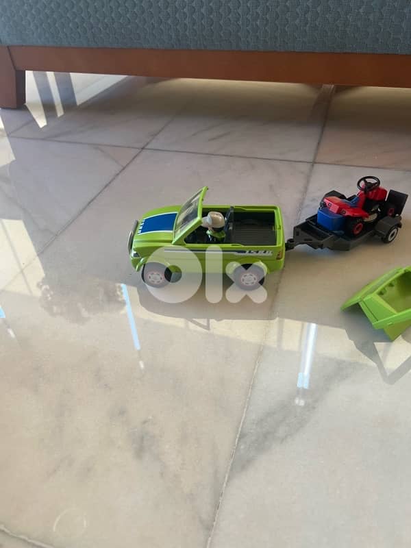 playmobil bus and car 5