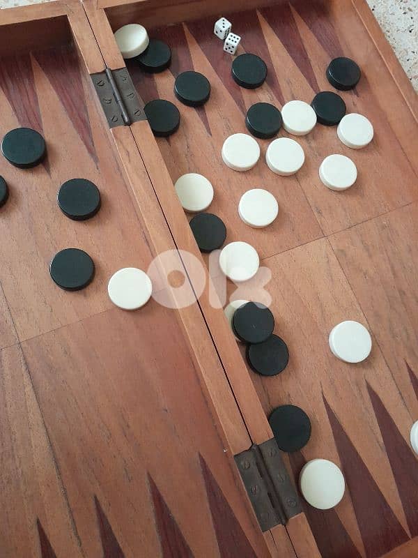 طاولة زهر 1